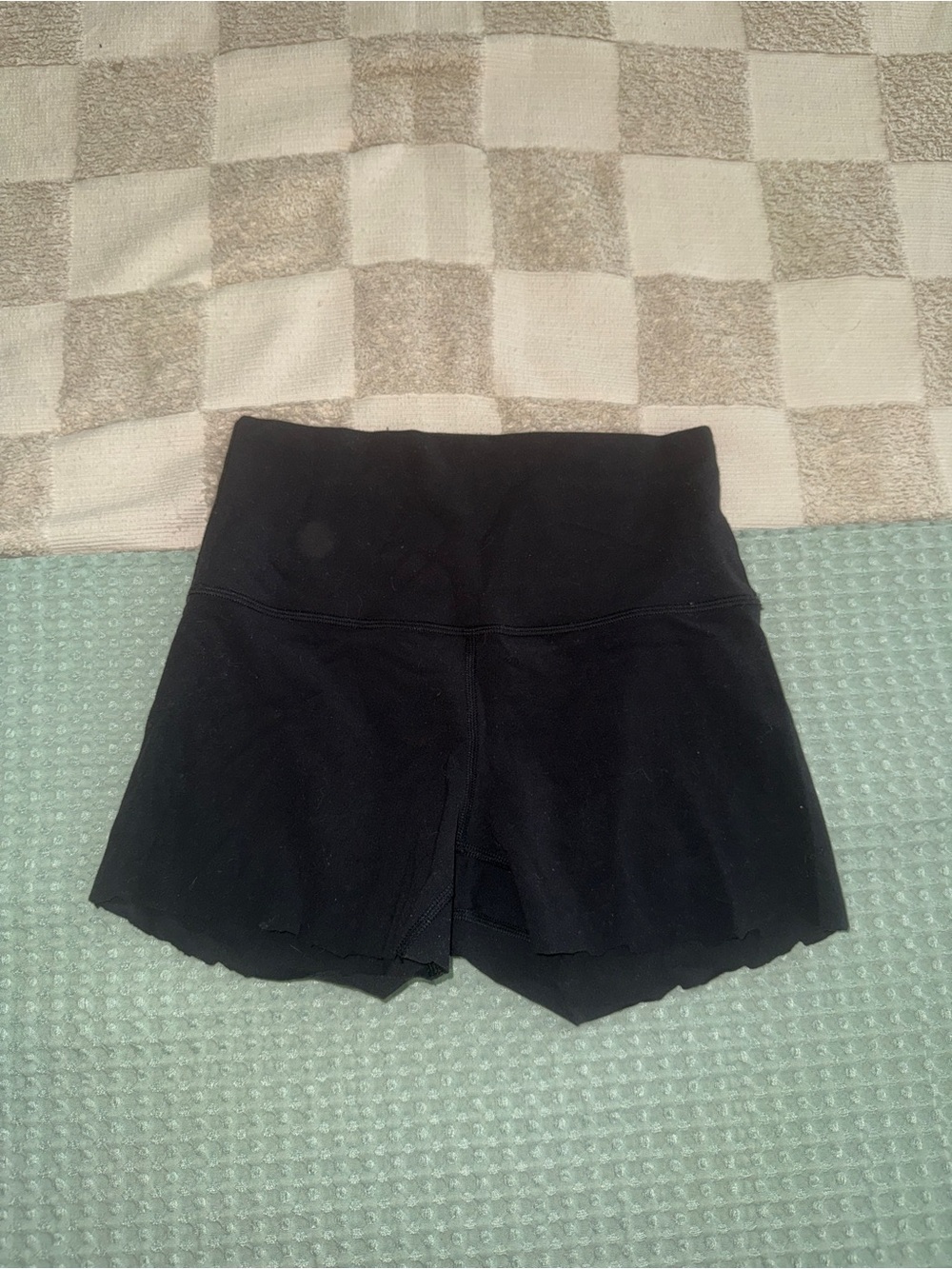 Lululemon Align Pant II 25"
Black‎ DIY Shorts size 4